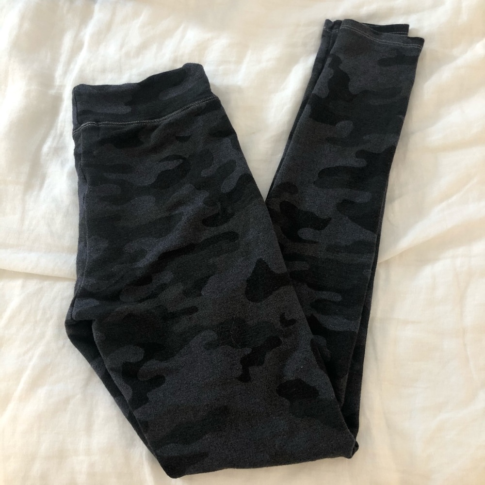 sundry cameo leggings